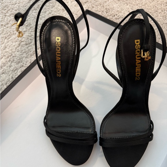 DSQUARED2 Black Heels with Gold Details - Picture 1 of 4